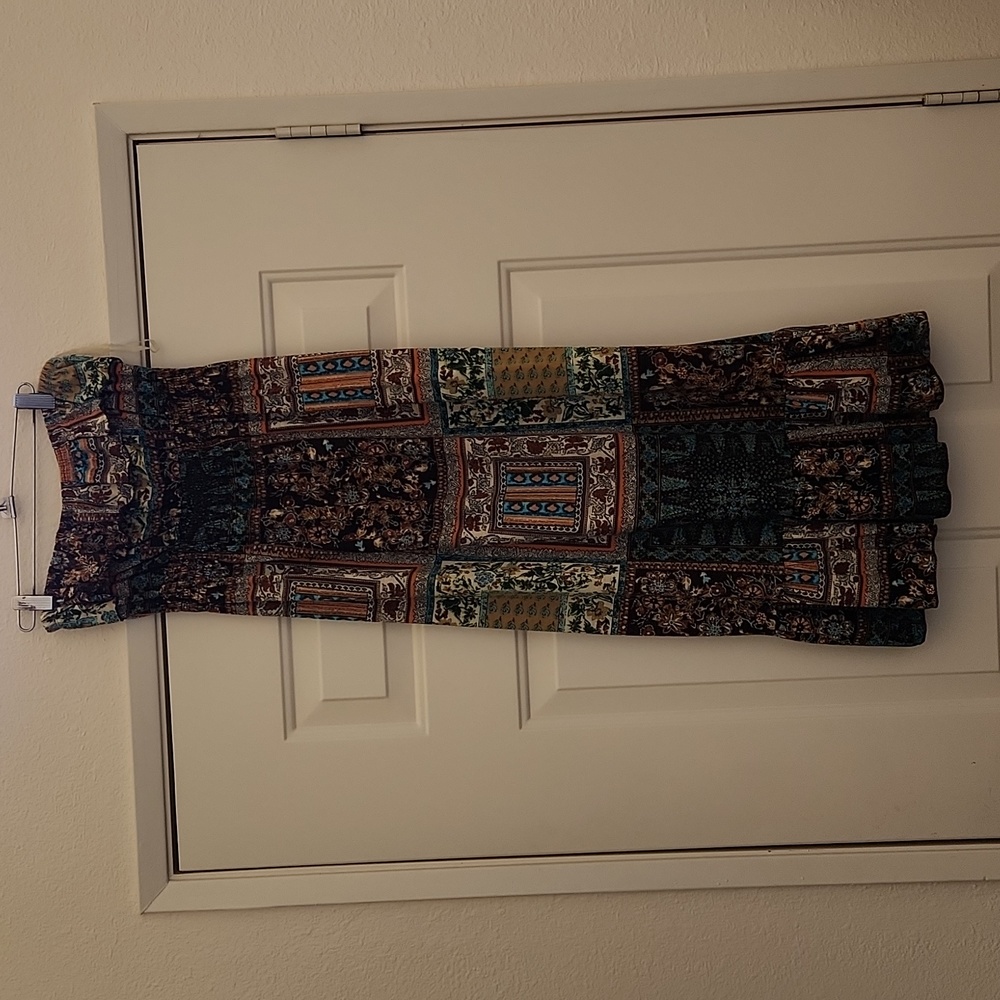 Midi ruffle tube dress, juniors size medium. Rayon ethnic print